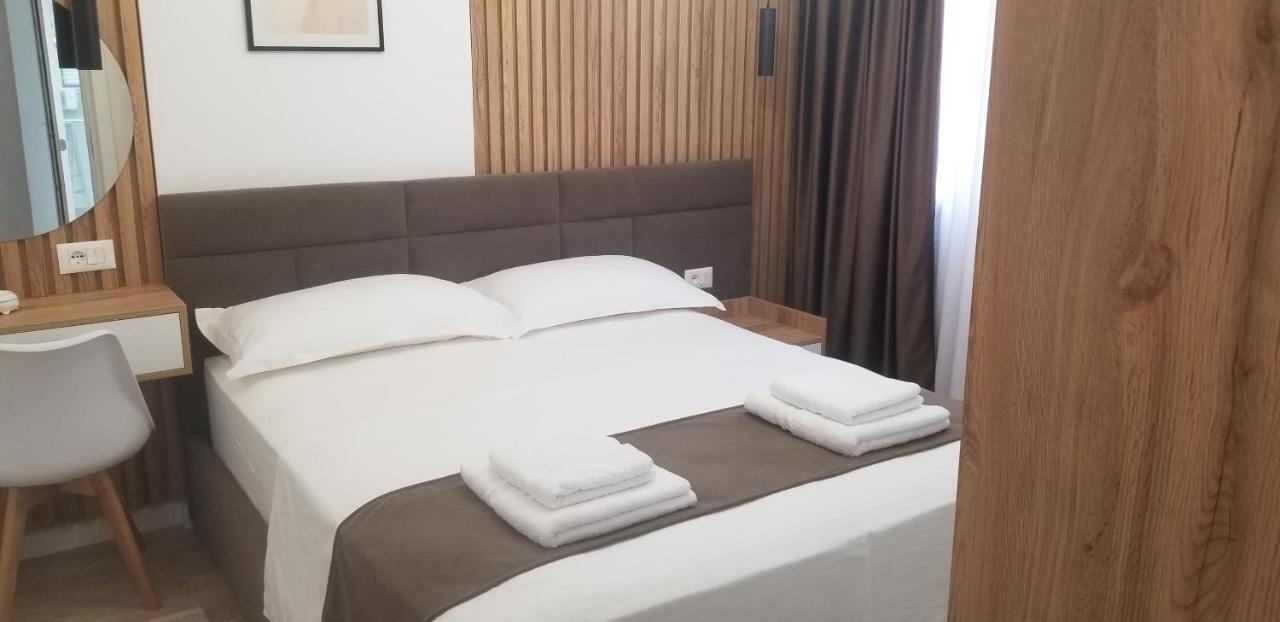White Apartment Tirana Exterior photo